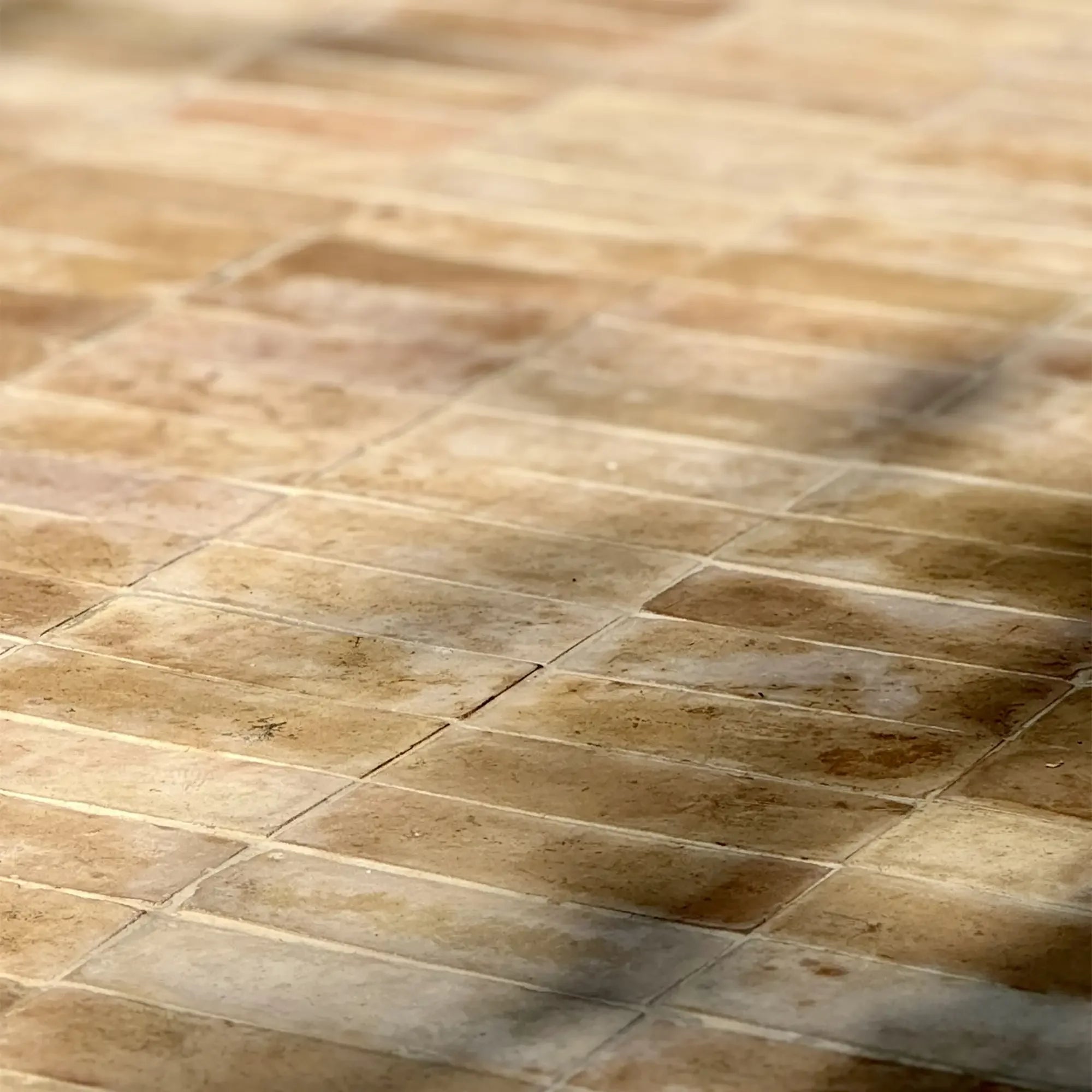 Bejmat naturel en extérieur, terrasse en terre cuite artisanale marocaine