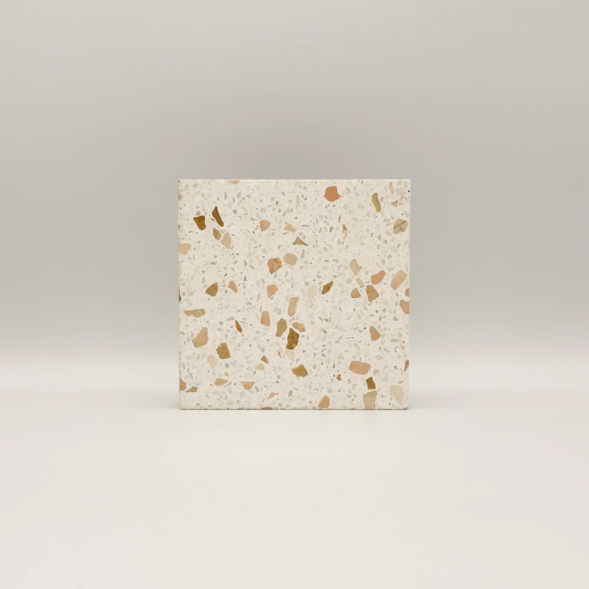 Échantillon de Terrazzo sur-mesure composition 3, fragments minéraux