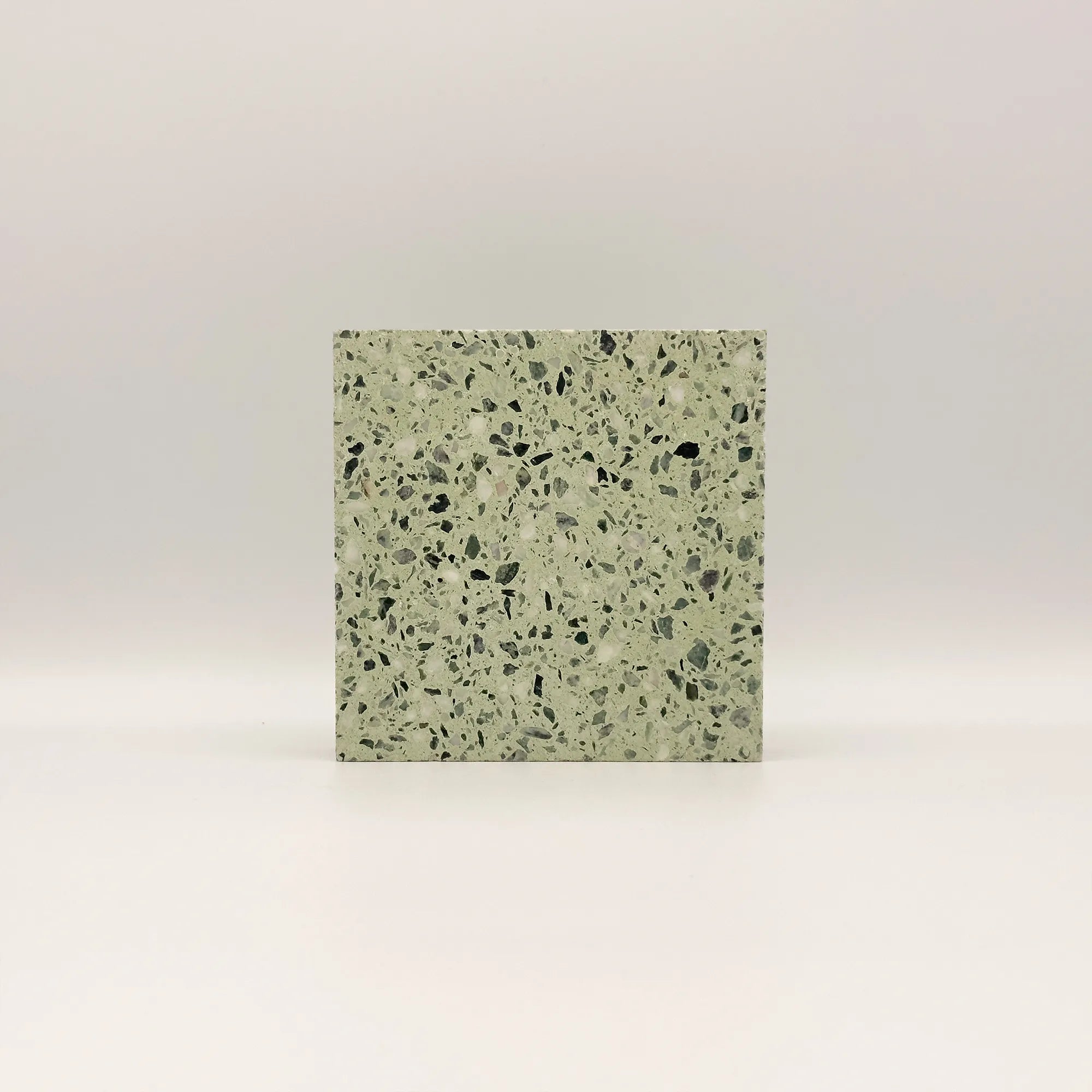 Échantillon de Terrazzo sur-mesure composition 4, fragments minéraux